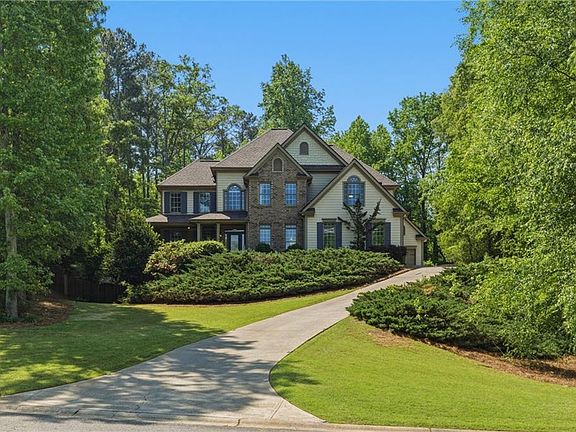 2nd image of 101 Lathems Mill Ln