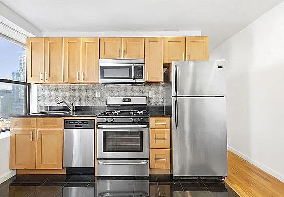 2nd image of 101 Delancey St #15A