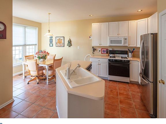 4th image of 349 Rockmeade Dr