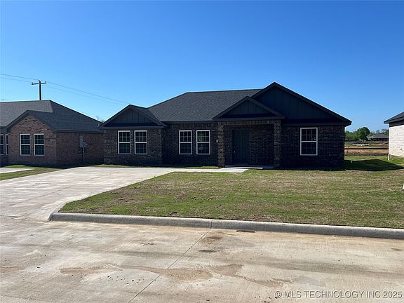 2nd image of 503 Sweet Pea Ln