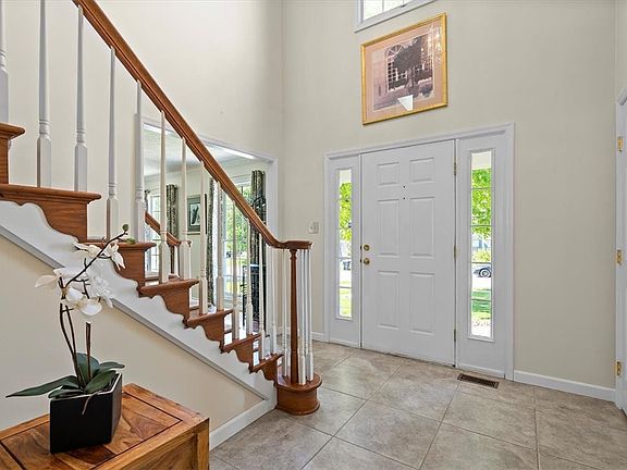 3rd image of 139 Aberdeen Dr