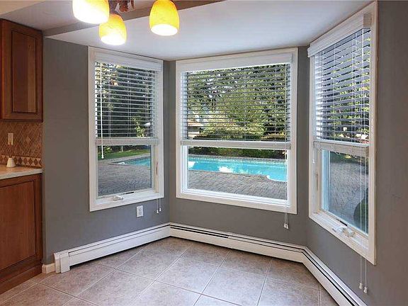 3rd image of 38 Parkridge Cir