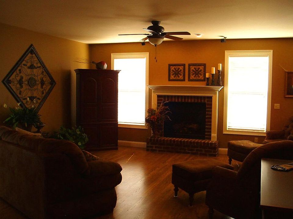 1st image of 339 Woodside Ct