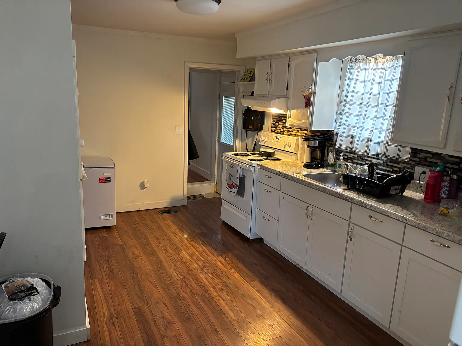3 bed, 1100 sqft, $1,600 — Photo 2