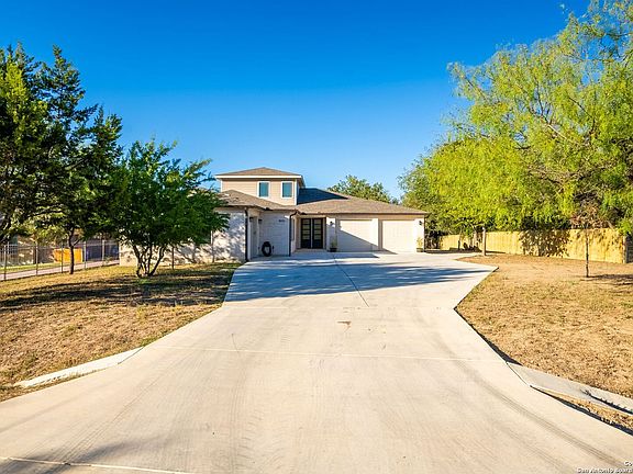 3rd image of 8015 Roy Ln