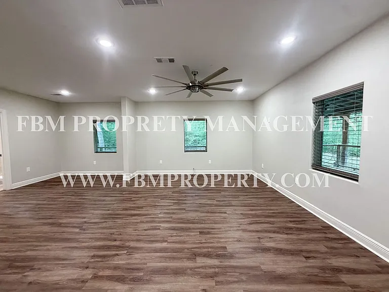 338 Post Oak Dr — Photo 7