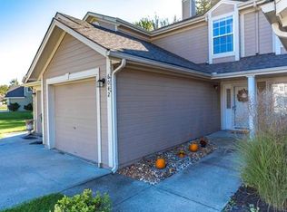 6042 NE Moonstone Dr #8B, Lees Summit, MO 64064