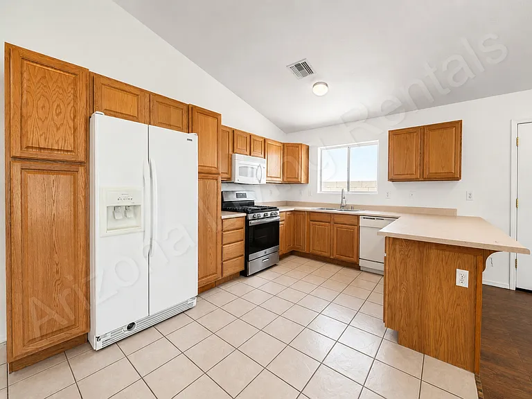 3425 N Yuma St — Photo 9