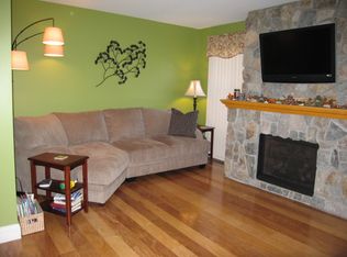94 Commodore Cir, Port Jefferson Station, NY 11776