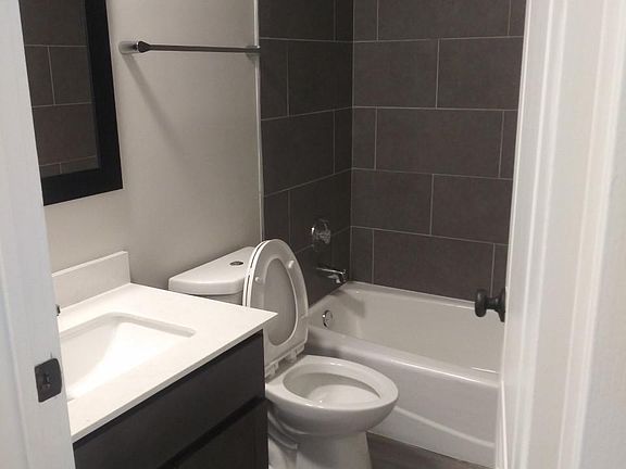 5th image of 6724 Lakeshore Dr APT 2
