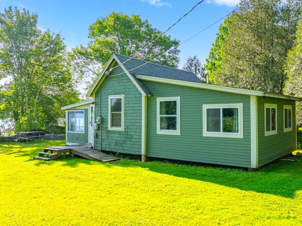 39 Stafford Circle, Newcastle, ME 04553
