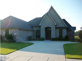 8383 Quiet Creek Dr, Denham Springs, LA 70726