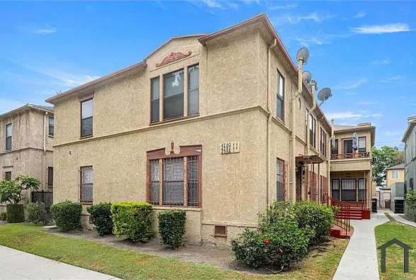 Studio, 350 sqft, $1,395 — Photo 2