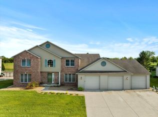 603 Whispering Pines Cc Ln, Normal, IL 61761