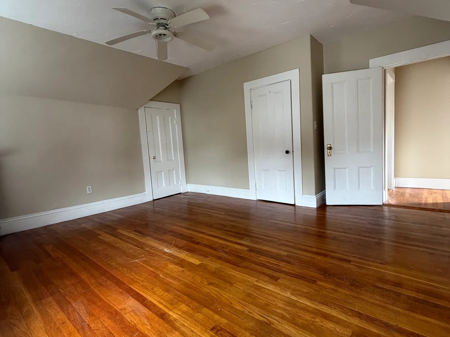 2 bed, 1.5 bath, 900 sqft, $2,600 — Photo 4