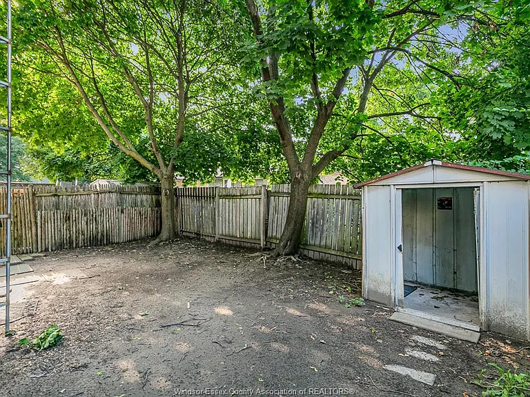 9020 Conway Ct — Photo 32