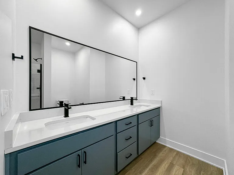 Matilda 235 Townhomes — Photo 19