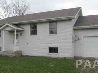 418 S Cottage Grove Ave, Princeville, IL 61559