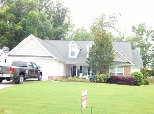 2313 Robin Dr, Loganville, GA