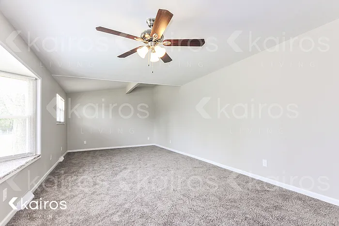2575 Mullanphy Ln — Photo 2