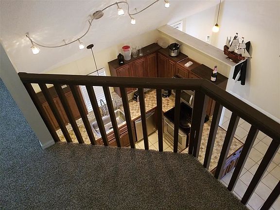 4th image of 8017 Channelview Dr