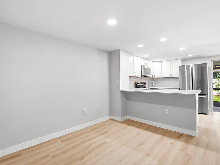 8511 J R Manor Dr — Photo 14