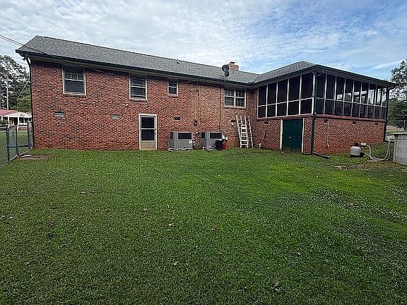 2nd image of 142 Hunstanton Dr