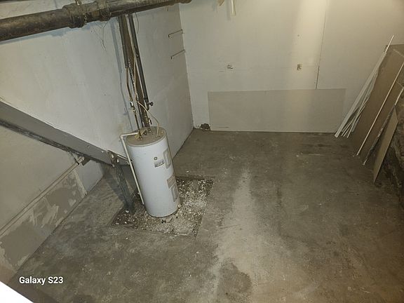 5th image of 41 Merchants Ave #2