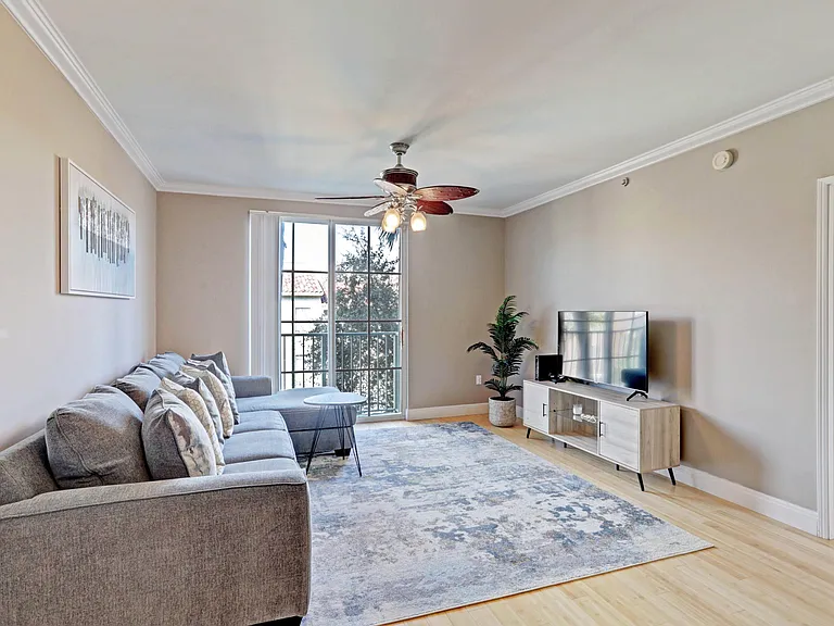 630 Sapodilla Ave #321 — Photo 14
