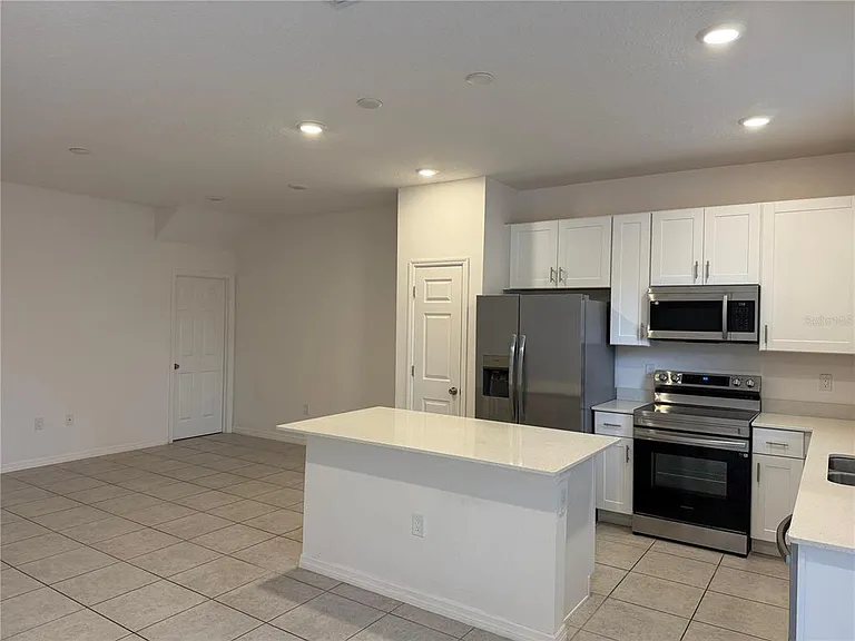 1305 Stockwell Ave — Photo 6