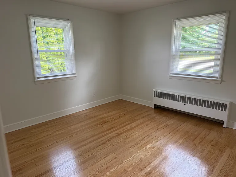 1231 Mount Aetna Rd — Photo 9