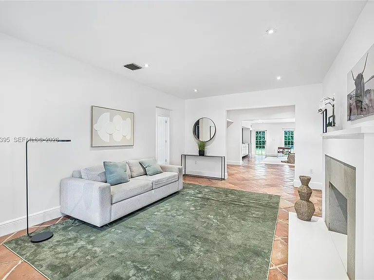 4150 Ventura Ave — Photo 5