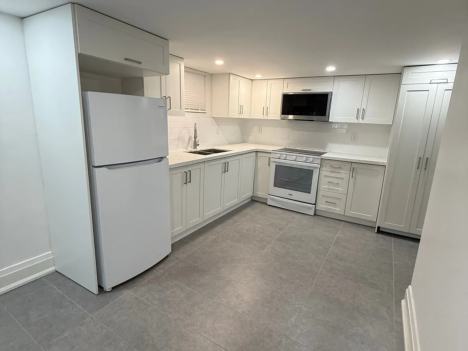 2 bed, $1,800 — Photo 2