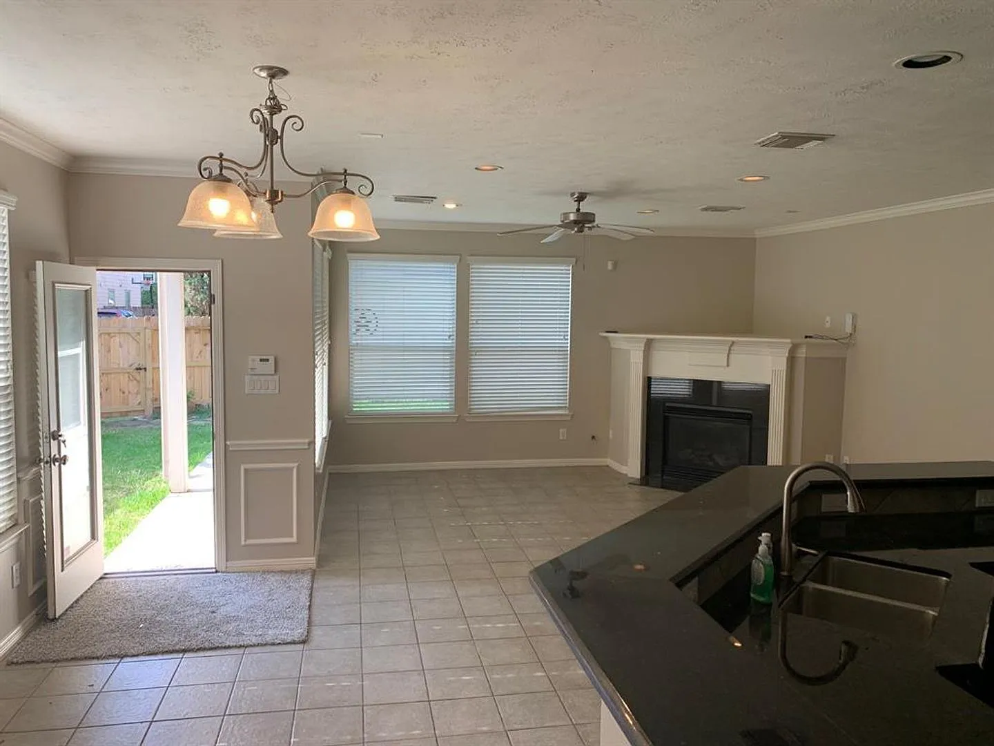 3 bed, 2.5 bath, 2575 sqft, $2,948 — Photo 4