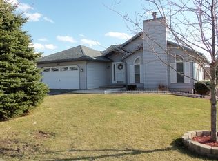 121 Sherman Ln, Poplar Grove, IL 61065