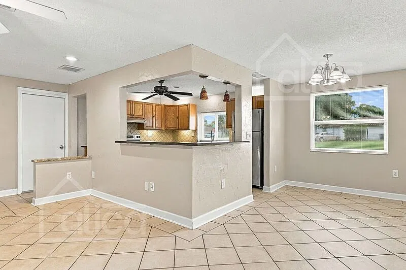 3 bed, 2.0 bath, 1710 sqft, $2,350 — Photo 4