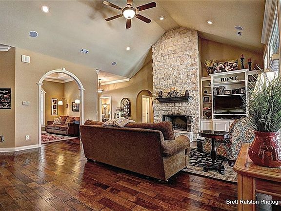 5th image of 3806 E Chadwick Dr