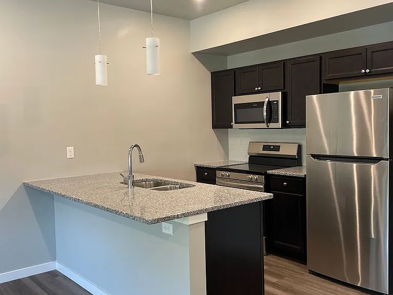 5115 N River Blvd NE — Photo 29