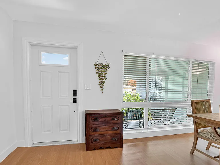 807 SW 3rd St — Photo 7