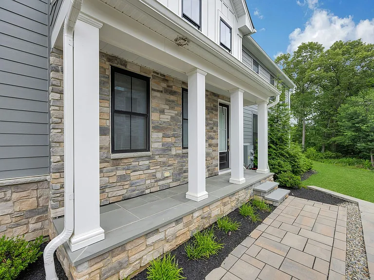 63 Samuel Way — Photo 44