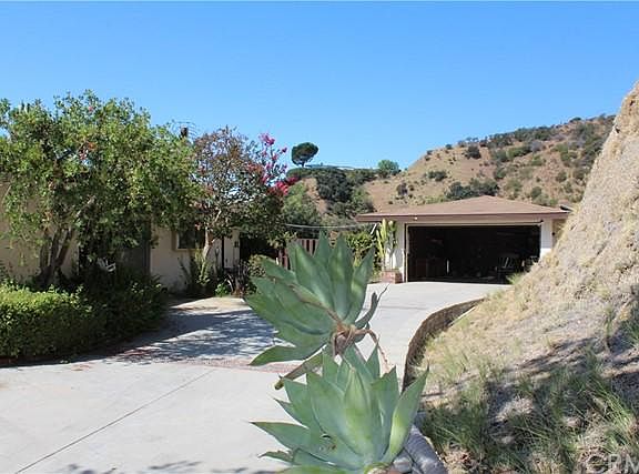 3rd image of 1811 N Crescent Heights Blvd
