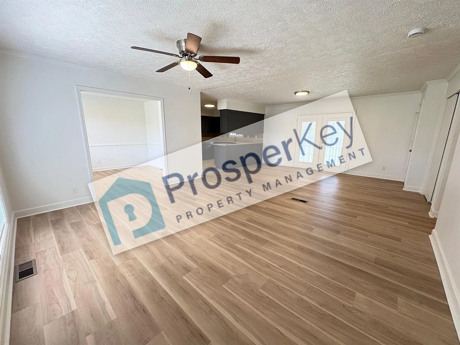 2208 Parkview Circ — Photo 3