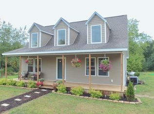 11201 E Hillis Rd, Riverdale, MI 48877