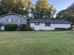 210 W Country Rd, Columbus, KS 66725