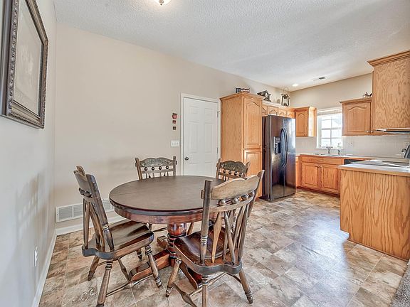 5th image of 1861 Fall Creek Dr