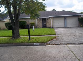 2154 Pilgrims Point Dr, Friendswood, TX 77546