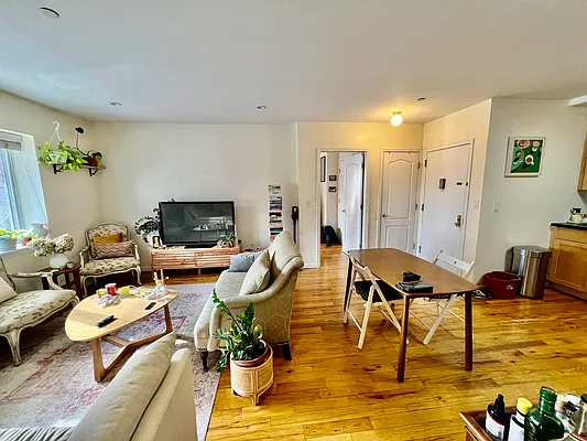 Rented by Highline Residential | media 10