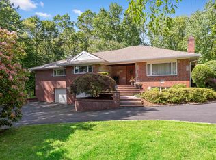 6 Alpine Dr, Armonk, NY 10504