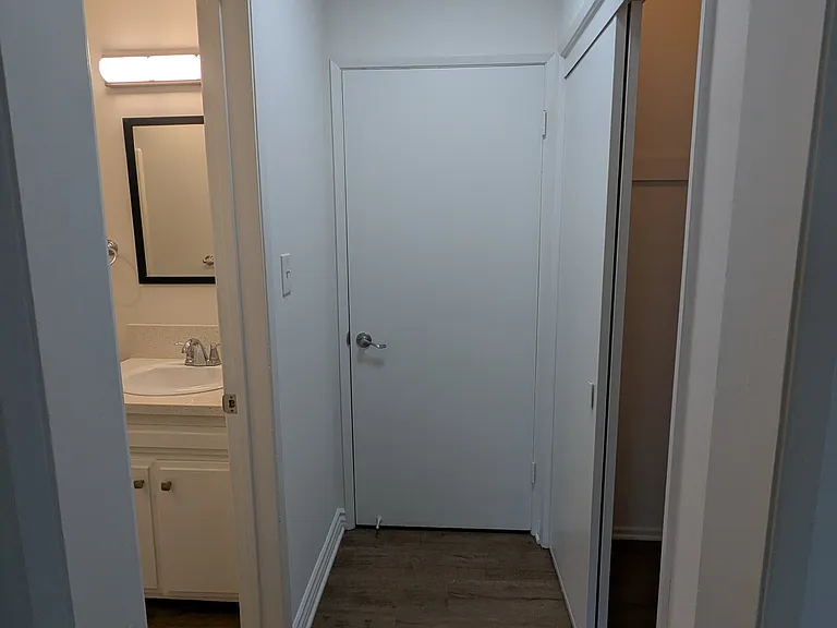 153 S Hayworth Ave #206 — Photo 19