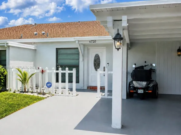 6720 Moonlit Dr, Delray Beach, FL 33446